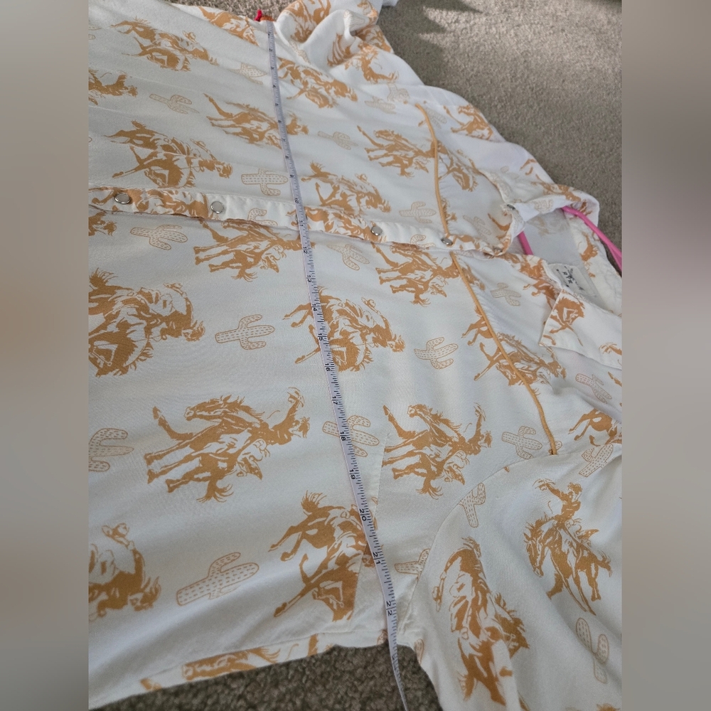 Cotton & Rye Cowboy Horse Western Print Button Down Shirt - Cream and Gold- XL - Picture 11 of 12